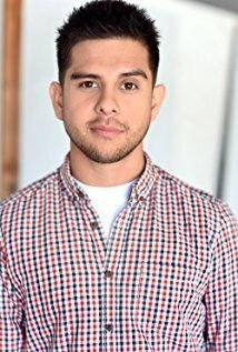 фильмы с Charlie Magdaleno